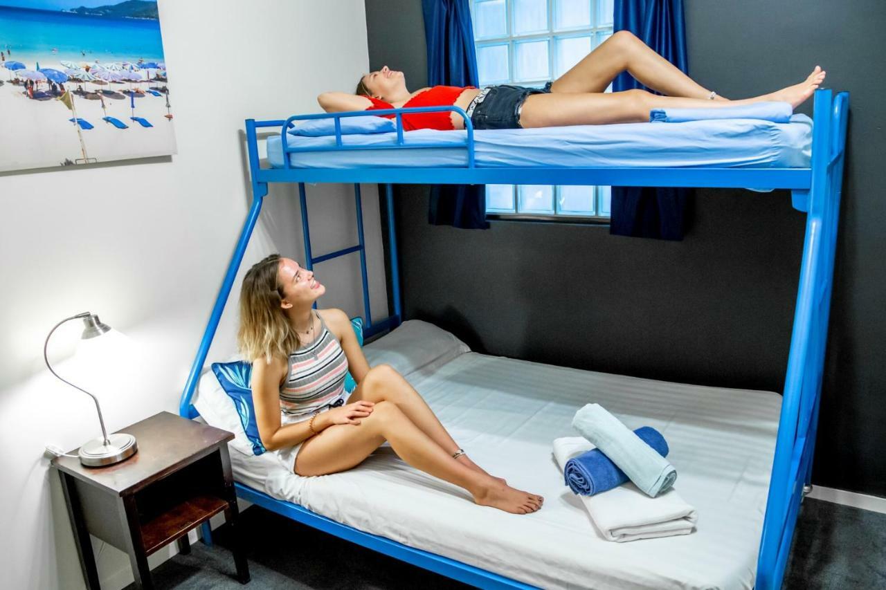Chill Backpackers Hostel Бризбейн Екстериор снимка